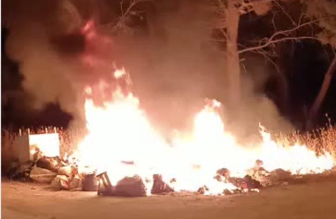 Lavocedimanduria It Manduria Incendio Di Rifiuti A San Pietro In