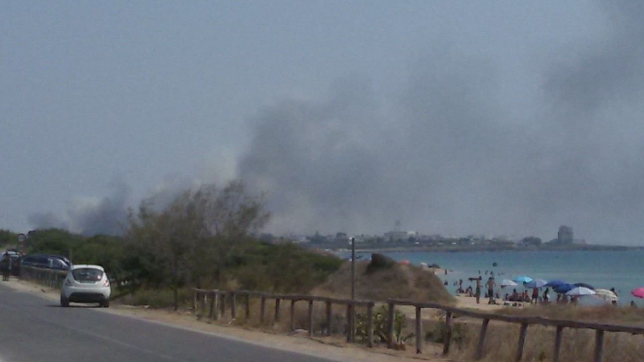 Lavocedimanduria It Manduria Ancora Un Incendio A Torre Colimena