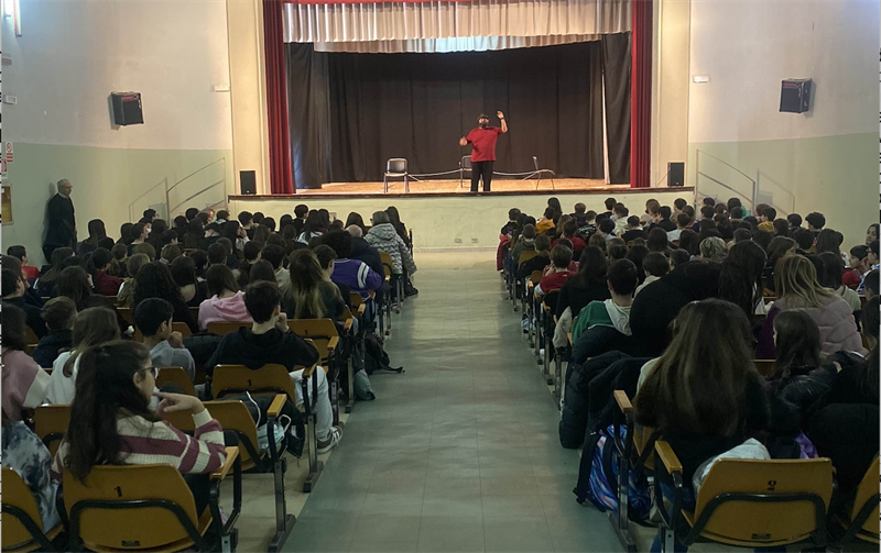 “Bullo, amiamoci”, gli operatori di polizia docenti per un giorno