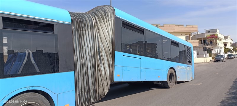 Il pullman che si spezza in due, panico a bordo della Sud Est