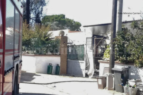 Esplode la bombola del gas gravi ustioni su una coppia a Sava