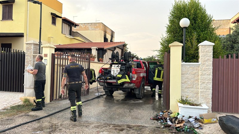 Dopo l’incendio l’inagibilità di due appartamenti a Specchiarica