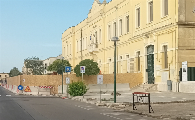 Cantiere incompatibile con l'attività scolastica: la dirigente chiede la chiusura del plesso