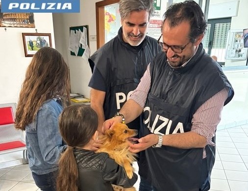 Il volpino rapito a Uggiano torna nelle braccia della padroncina 