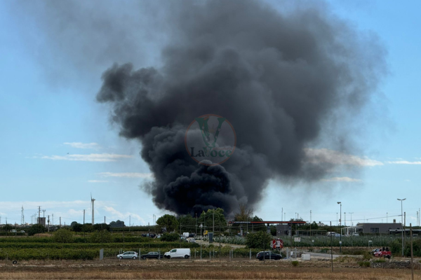 Incendio sulla via per San Pietro 