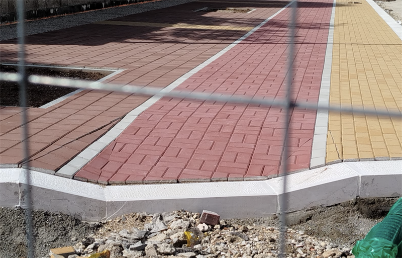 «Tutta la Puglia in pietra, noi sta roba da parcheggio della LIDL»