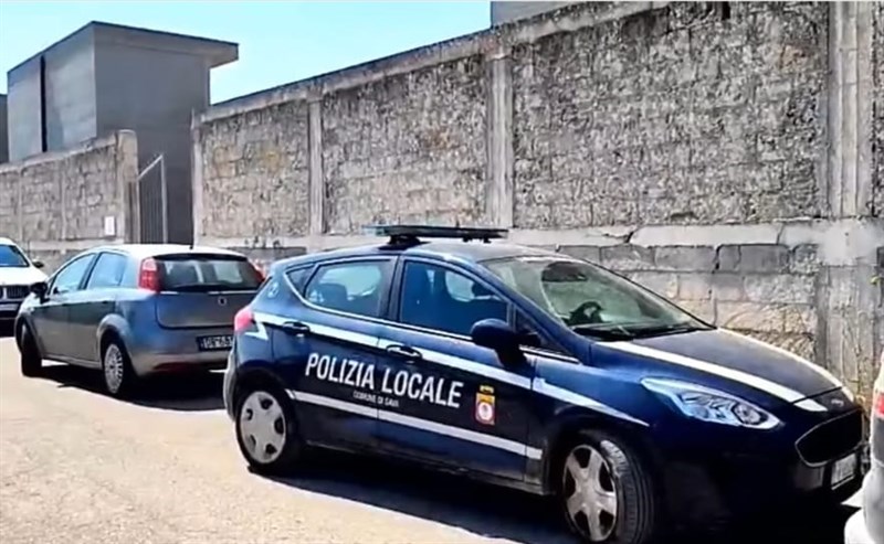 E' giallo su tre loculi danneggiati dal fuoco nel cimitero di Sava