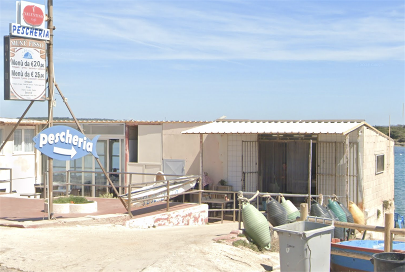 "Cattive condizioni igieniche", la polizia dispone la chiusura di una pescheria a Colimena 