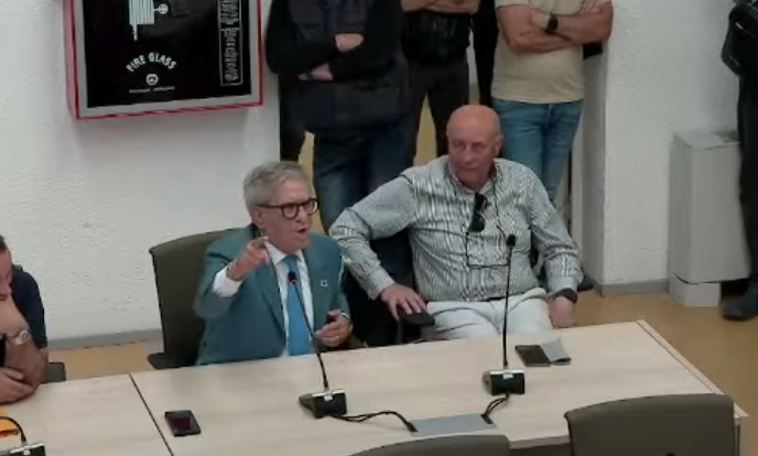 La crisi della Matricola 100, tifosi divisi e sindaco furioso contro la società biancoverde