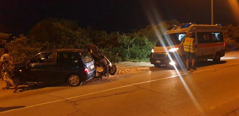 Auto scooter sulla litoranea del Chidro, due feriti tra cui un bambino