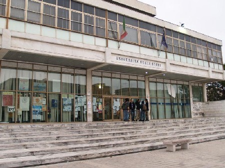 Ex docente di Unisalento trovata morta in casa